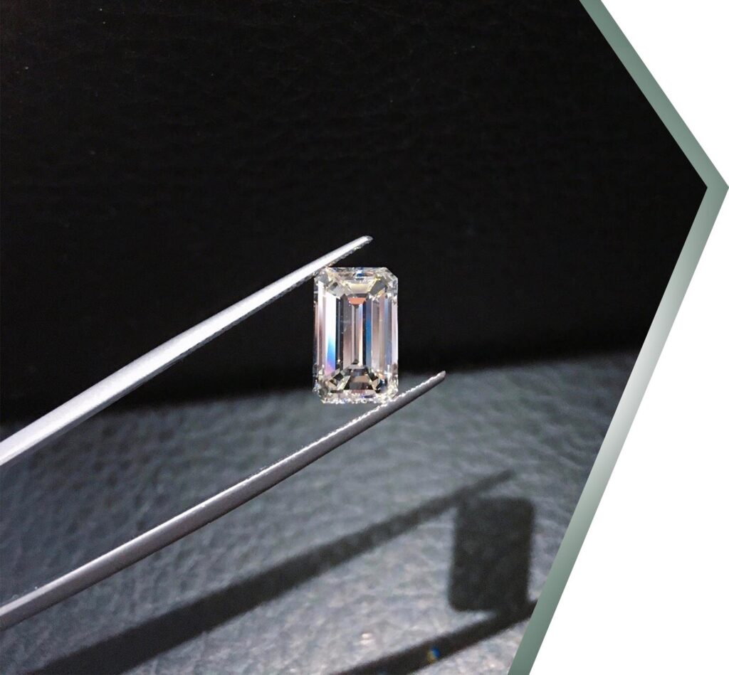 Diamonds sourcing - emerald Shaped diamond
